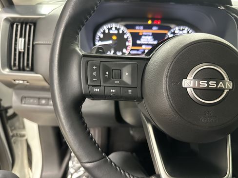 Used 2023 Nissan Pathfinder SL w/ Lighting Package (N92) AWD/4WD image 19