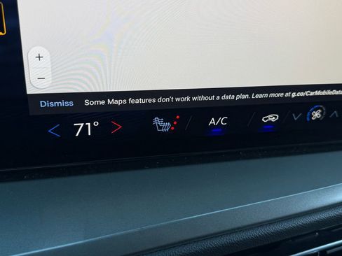 Used 2024 Chevrolet Traverse LT image 24