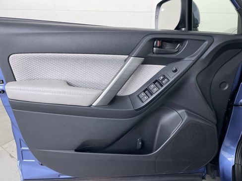 Used 2017 Subaru Forester 2.5i Premium w/ Popular Package #2A AWD/4WD image 10