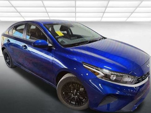 Used 2023 Kia Forte LXS image 1