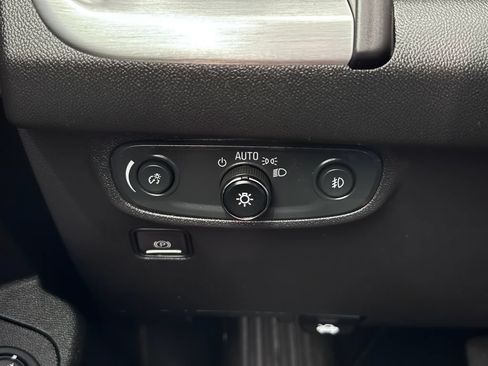 Certified 2024 GMC Terrain SLT w/ Elevation Edition AWD/4WD image 25