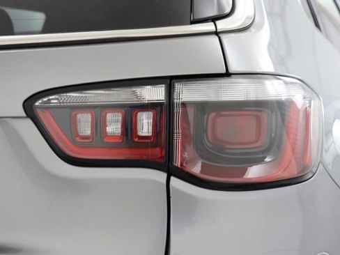 Used 2019 Jeep Compass Limited w/ Safety & Security Group AWD/4WD image 10