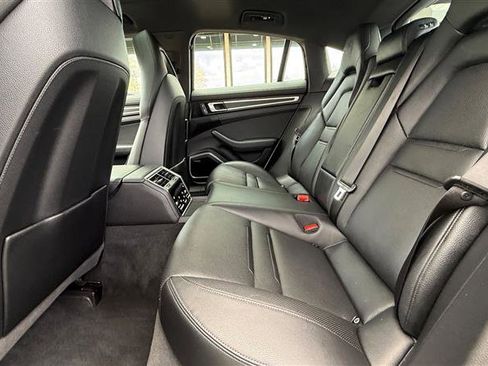 Used 2023 Porsche Panamera 4 Platinum Edition w/ Assistance Package image 18