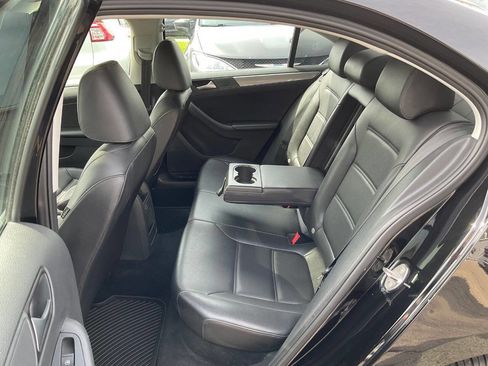 Used 2017 Volkswagen Jetta SE FWD image 16
