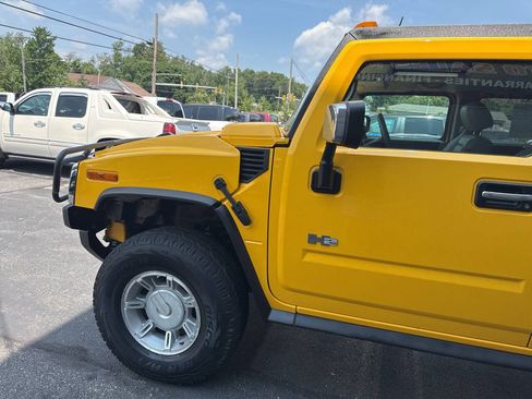 Used 2003 HUMMER H2 w/ Preferred Equipment Group AWD/4WD image 4