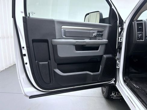 Used 2018 RAM 3500 4x4 Regular Cab DRW image 9