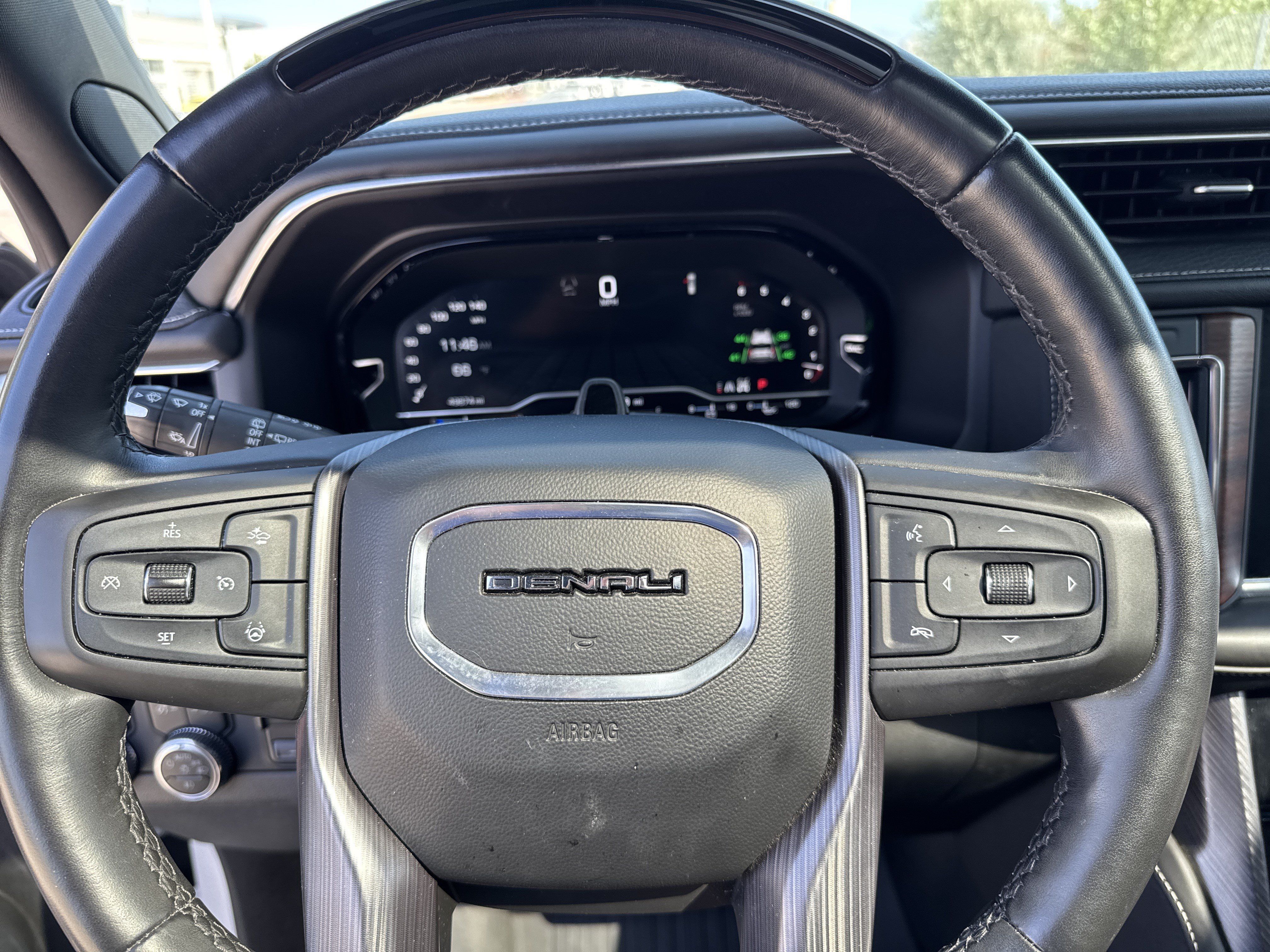 Used 2023 GMC Yukon XL Denali Ultimate AWD/4WD image 15