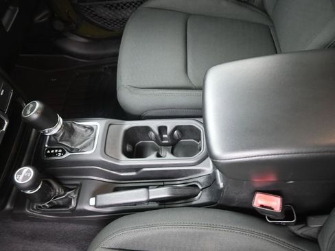 Used 2021 Jeep Wrangler Unlimited Sport image 33