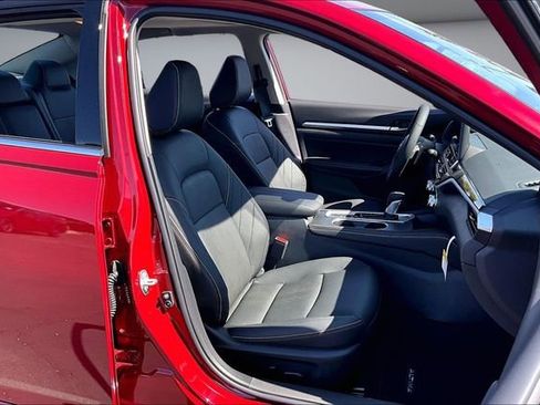 New 2026 Nissan Altima 2.5 SR FWD image 11