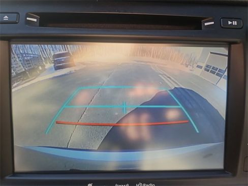 Used 2019 Toyota Highlander SE image 15