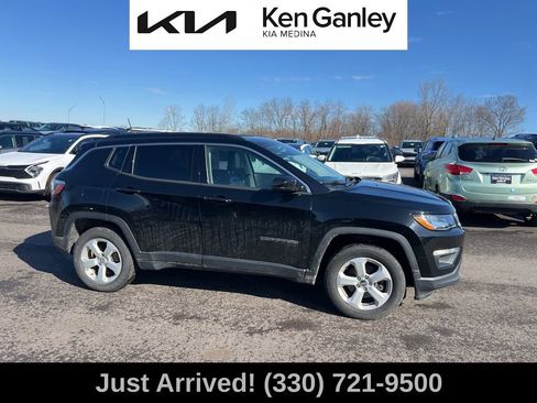 Used 2018 Jeep Compass Latitude w/ Popular Equipment Group image 4