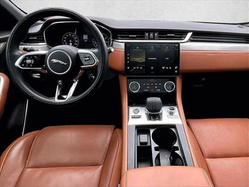Used 2025 Jaguar F-PACE R-Dynamic S image 15