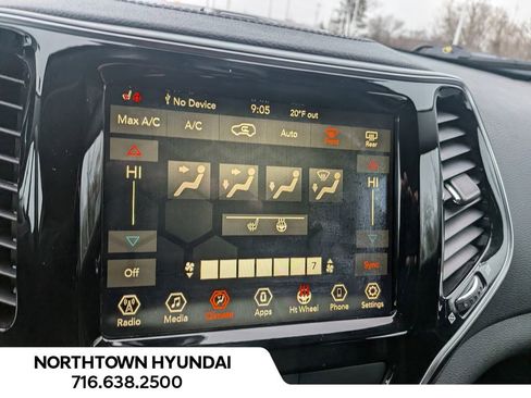 Used 2019 Jeep Cherokee Limited image 22