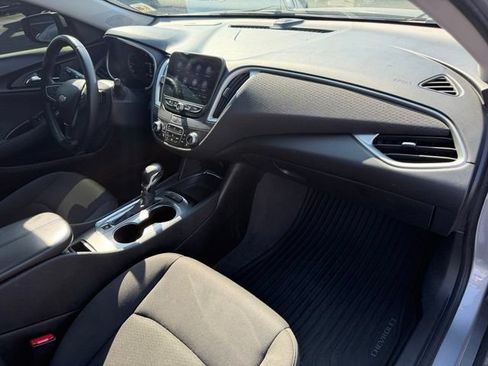 Used 2023 Chevrolet Malibu LT w/ Sport Edition FWD image 13