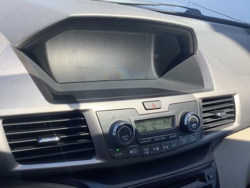 Used 2017 Honda Odyssey SE image 16