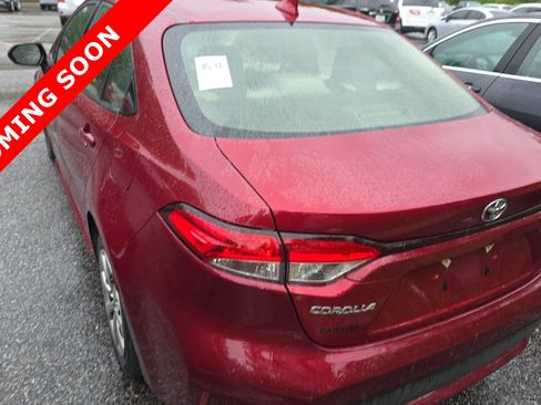 Used 2022 Toyota Corolla LE FWD image 4