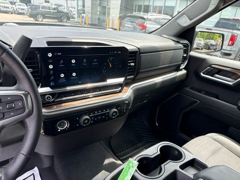 Used 2022 Chevrolet Silverado 1500 LT AWD/4WD image 15