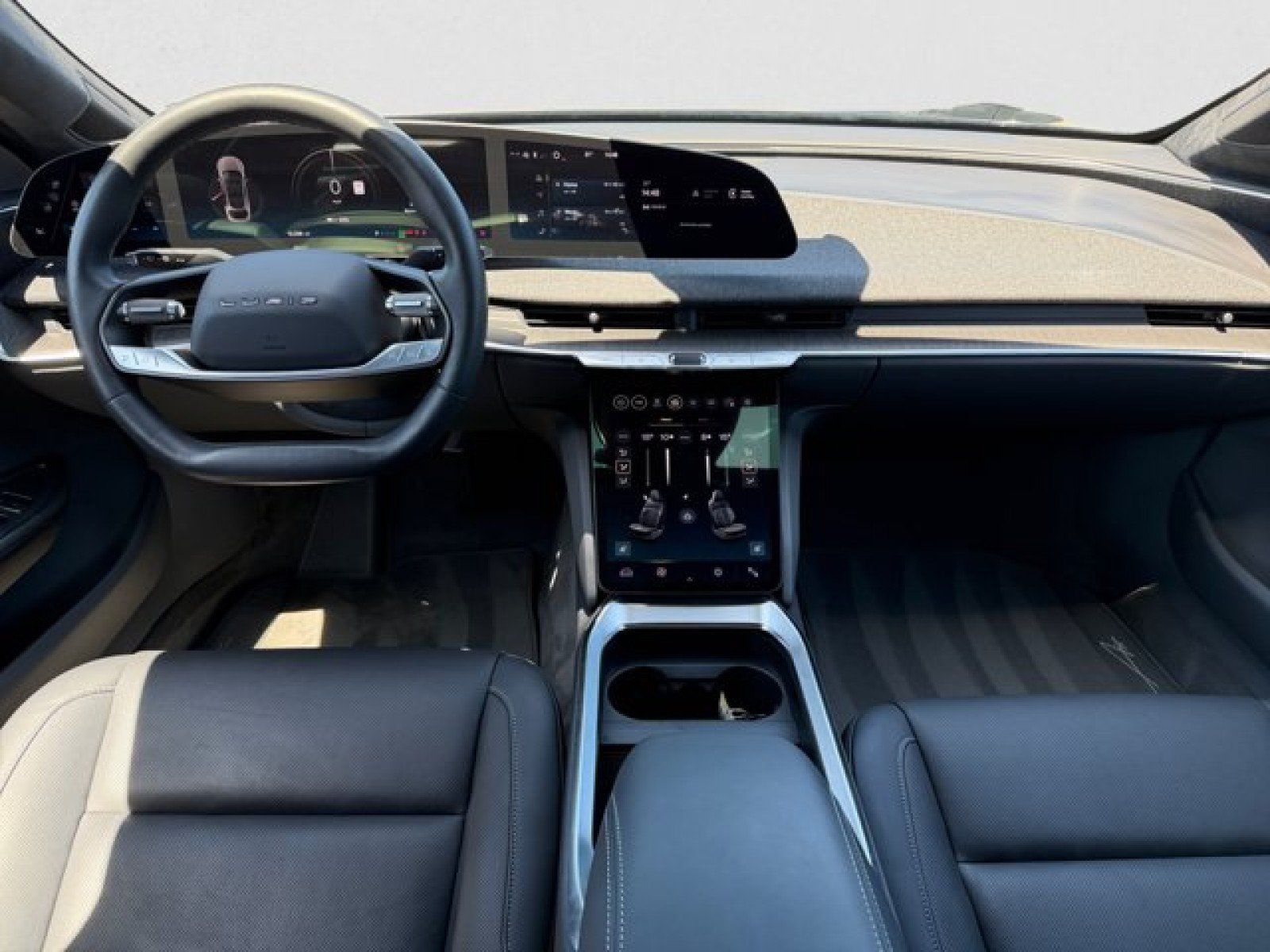 Used 2024 Lucid Air Pure RWD image 12