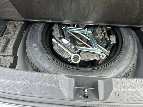 Used 2024 Subaru Crosstrek 2.0i Premium image 27