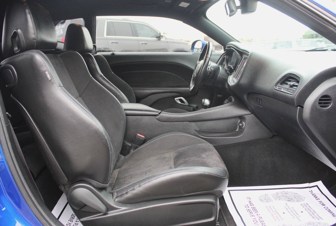 Used 2019 Dodge Challenger GT w/ Plus Package RWD image 9