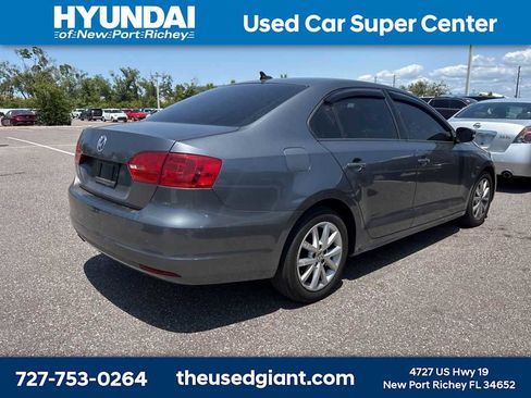 Used 2012 Volkswagen Jetta SE FWD image 3