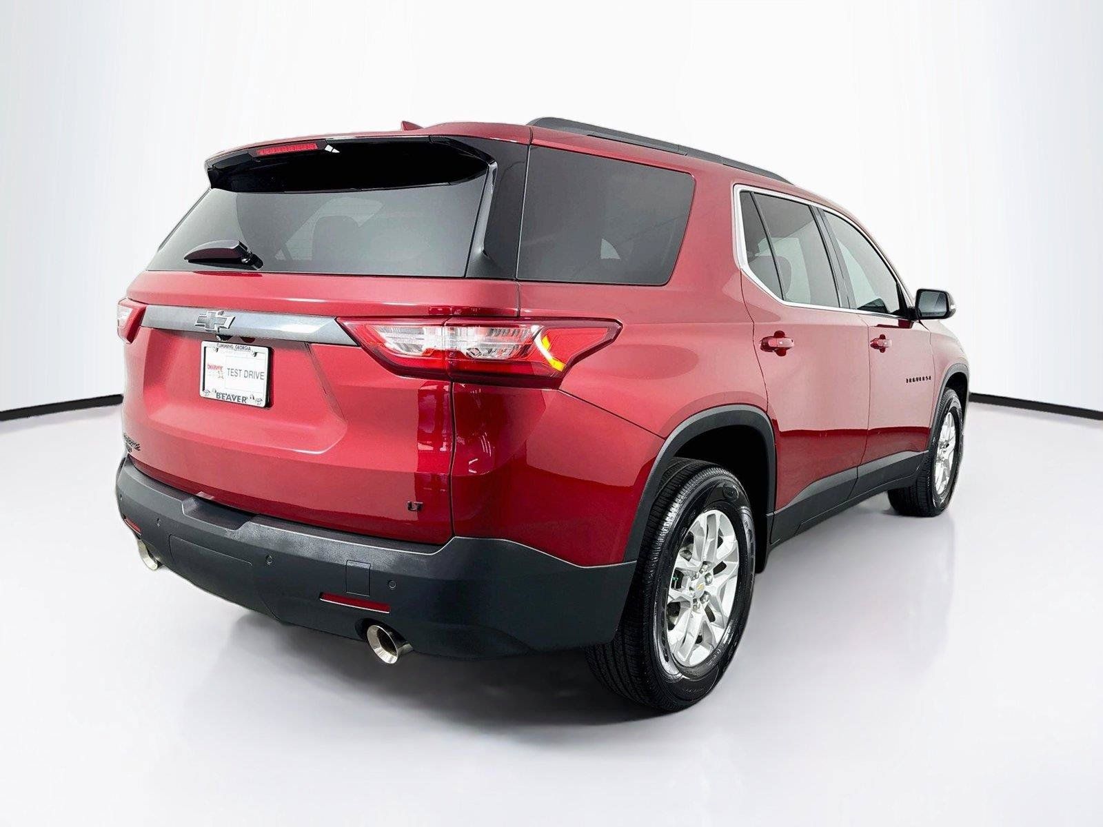 Used 2021 Chevrolet Traverse LT FWD image 2