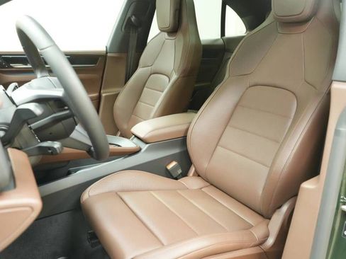 New 2026 Porsche Macan 4S Electric image 5