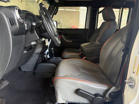 Used 2018 Jeep Wrangler Unlimited Sport S AWD/4WD image 14