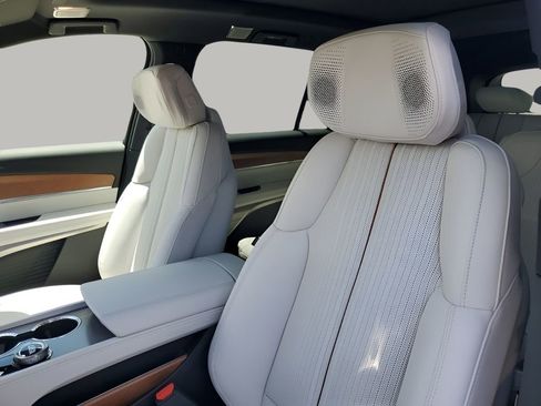 New 2026 Cadillac Vistiq Luxury image 31