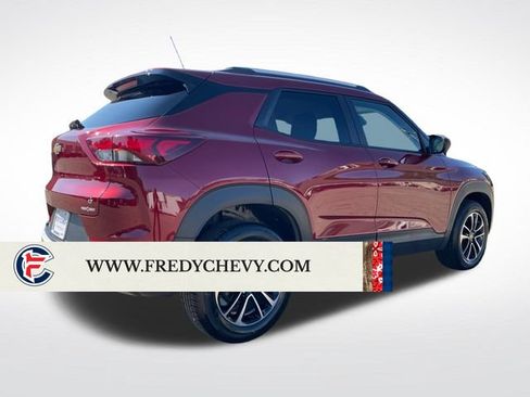 Used 2025 Chevrolet TrailBlazer LT AWD/4WD image 5