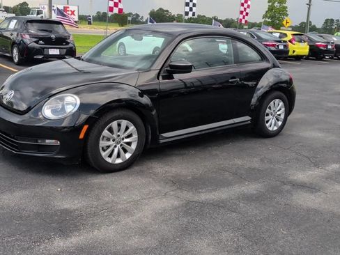 Used 2014 Volkswagen Beetle 2.5 FWD image 4