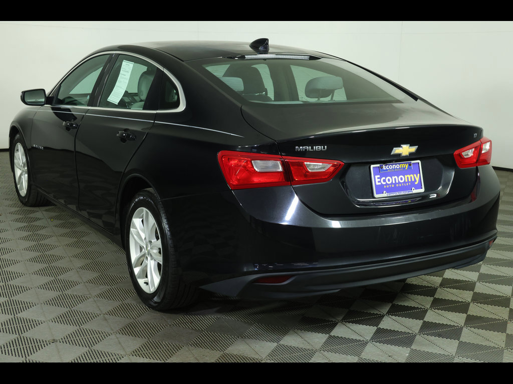 Used 2017 Chevrolet Malibu LT FWD image 14