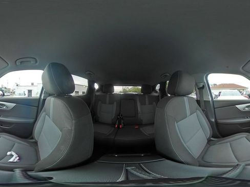 Used 2025 Chevrolet Blazer LT FWD image 42