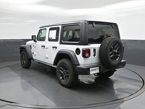 Used 2024 Jeep Wrangler Sport S image 5