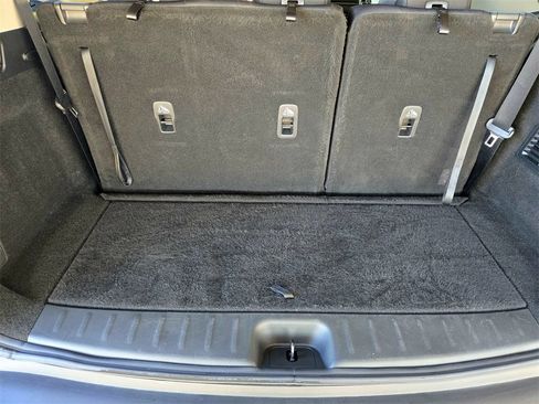 Used 2023 Nissan Pathfinder S image 32