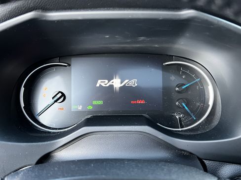 Used 2020 Toyota RAV4 Limited image 21