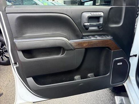 Used 2017 GMC Sierra 2500 Denali w/ Duramax Plus Package image 20