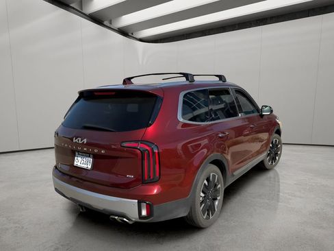 Used 2024 Kia Telluride SX w/ Towing Package image 8