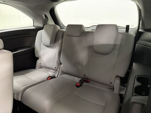 Used 2018 Honda Odyssey EX-L image 17