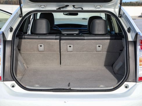 Used 2015 Toyota Prius Four image 25