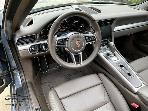 Used 2017 Porsche 911 Carrera image 12