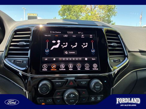 Used 2020 Jeep Grand Cherokee Limited w/ Trailer Tow Group IV AWD/4WD image 12