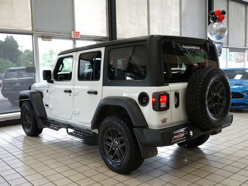 Used 2024 Jeep Wrangler Unlimited Sport AWD/4WD image 4