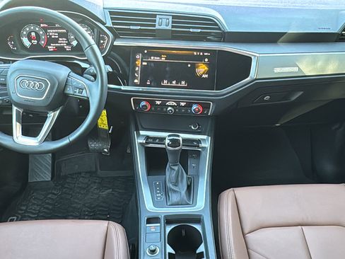 Certified 2025 Audi Q3 2.0T Premium image 17