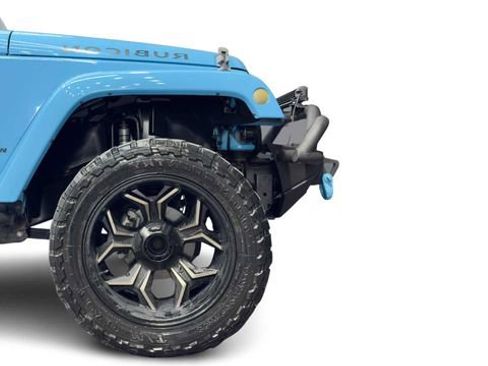 Used 2017 Jeep Wrangler Unlimited Rubicon w/ Connectivity Group AWD/4WD image 9