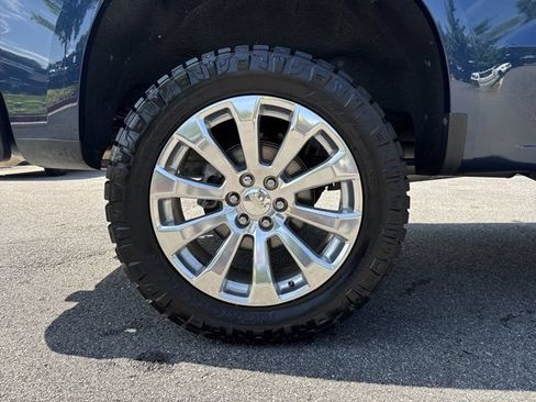 Used 2019 Chevrolet Silverado 1500 High Country w/ Technology Package AWD/4WD image 21