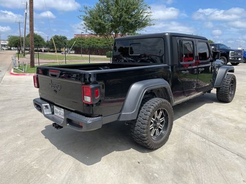 Used 2023 Jeep Gladiator Sport AWD/4WD image 4