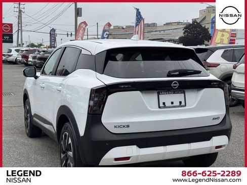Certified 2025 Nissan Kicks SV AWD/4WD image 7