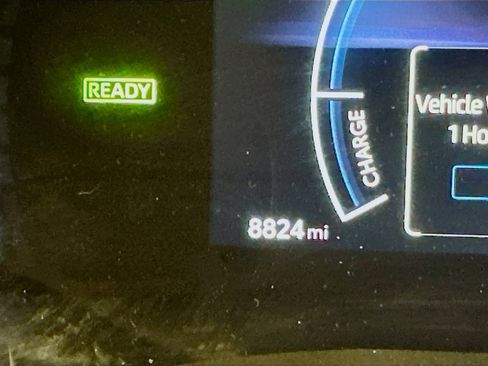 Used 2025 Toyota Camry LE image 19