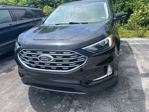 Used 2022 Ford Edge Titanium AWD/4WD image 3